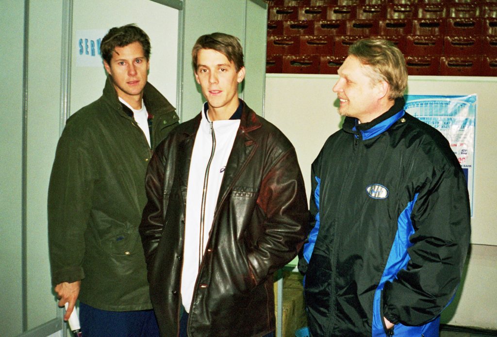Минкевич Анатолий, Никлас Култи, и Михаэль Тиллстрем (Швеция) намеждународном теннисном турнире ATP-Tour "St. Petersburg Open" 1998 г.
