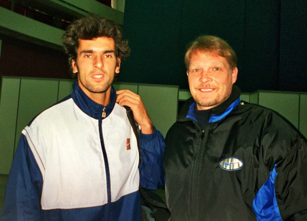 Минкевич Анатолий и Седрик Пьолин (Франция) на международном теннисном турнире ATP-Tour "St. Petersburg Open" 1998 г.
