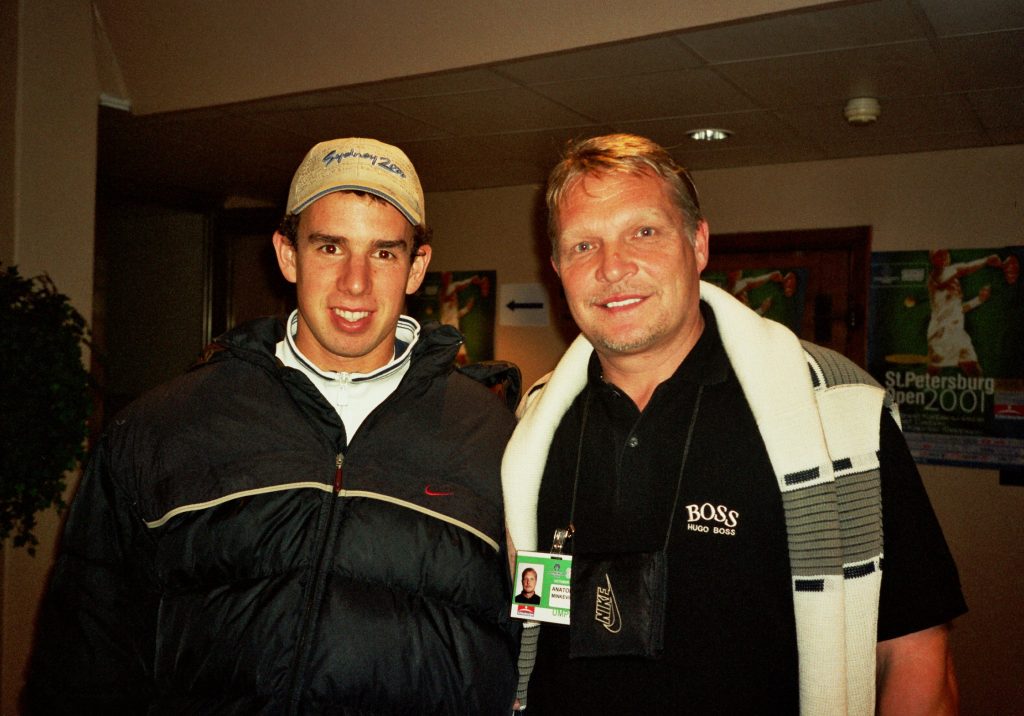 Минкевич Анатолий и Доминик Хрбаты (Словакия) на международном теннисном турнире ATP-Tour "St. Petersburg Open" 2001 г.