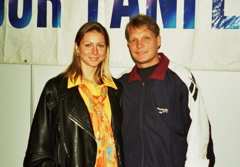 Макарова Елена (Россия)-известная российская теннисистка и Минкевич Анатолий (Россия)-судья турниров WTA-Tour (1996)