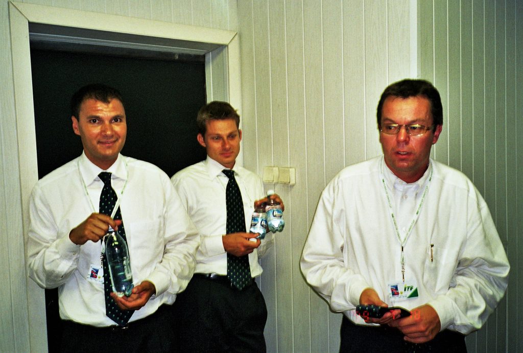 Пайк Норберт (Германия) Лахьяни Мохамед (Швеция) и Эгли Энди (Швейцария) в составе судейского корпуса Кубка Дэвиса Россия-Словакия 1999