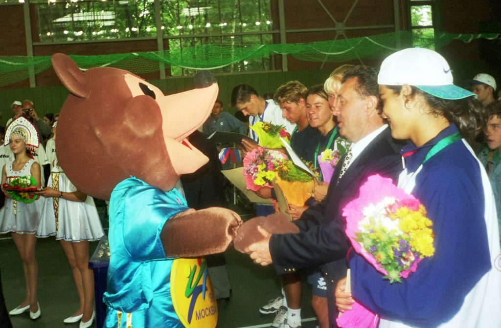 Минкевич Анатолий: церемония награждения победителей и призеров Всемирных юношеских игр 1998 г.