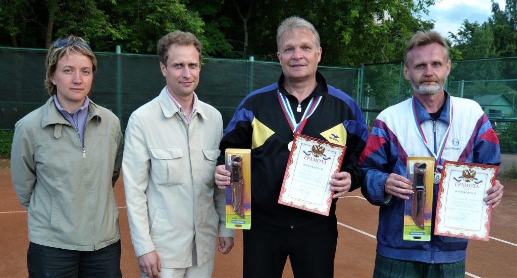 Минкевич Анатолий победитель Открытого первенства Дубны по теннису в мужском парном разряде ММ55+ вместе с Владимиром Виноградовым (Дубна) 2009 год