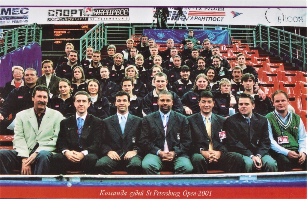 Минкевич Анатолий (Россия) в составе судейского корпуса Международного теннисного турнира АТР-Tour  St. Petersburg Open 2001 год