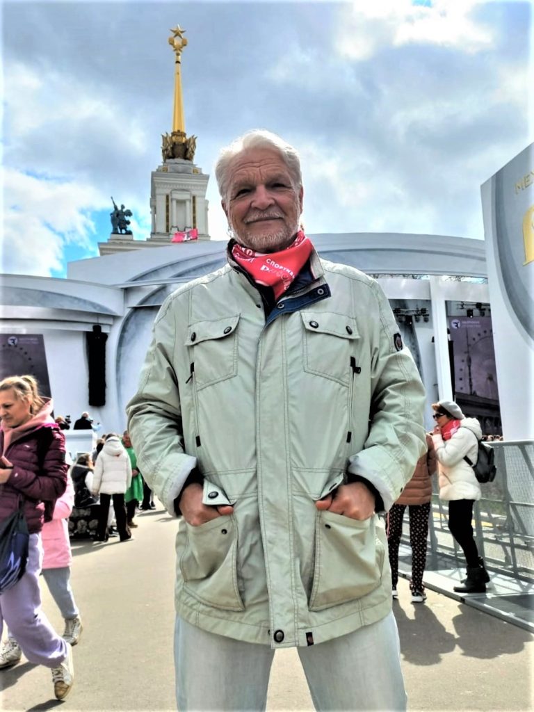 Минкевич Анатолий на массовой Зарядке Здорового Отечества  г. Москва, ВДНХ 20 апреля 2024 год